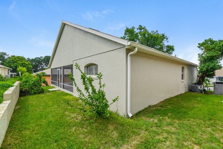 Building Photo - 1436 Lake Marion Dr