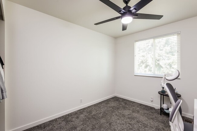 Building Photo - Coming soon 3 Bedroom/2 Bathroom Taylorsvi...