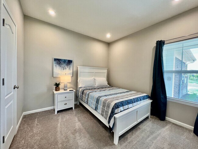 Building Photo - Fully Furnished Luxury Corporate Rental - Brand New Construciton