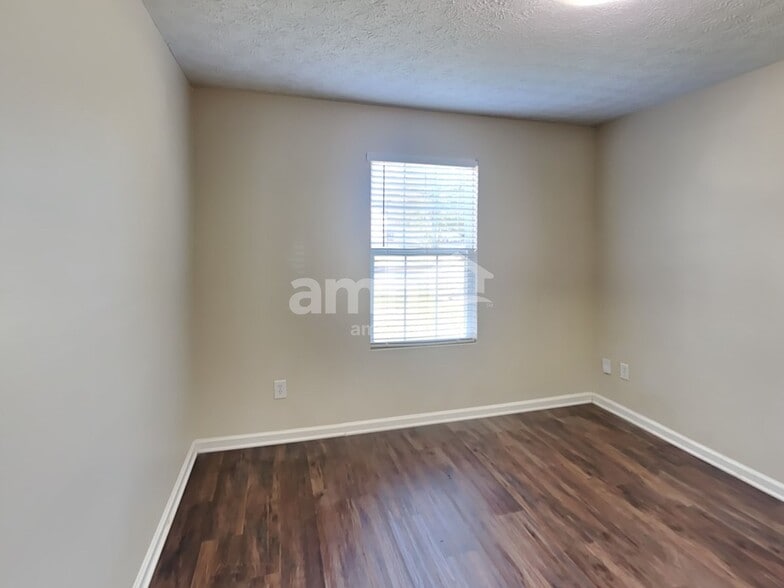 Building Photo - 1509 Locomotive Dr NE