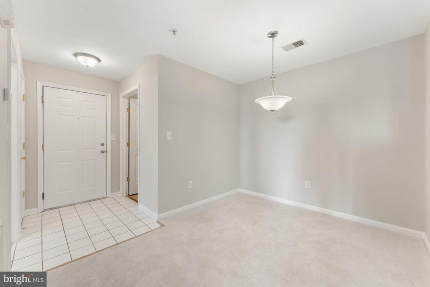 Building Photo - 1060 Gardenview Loop