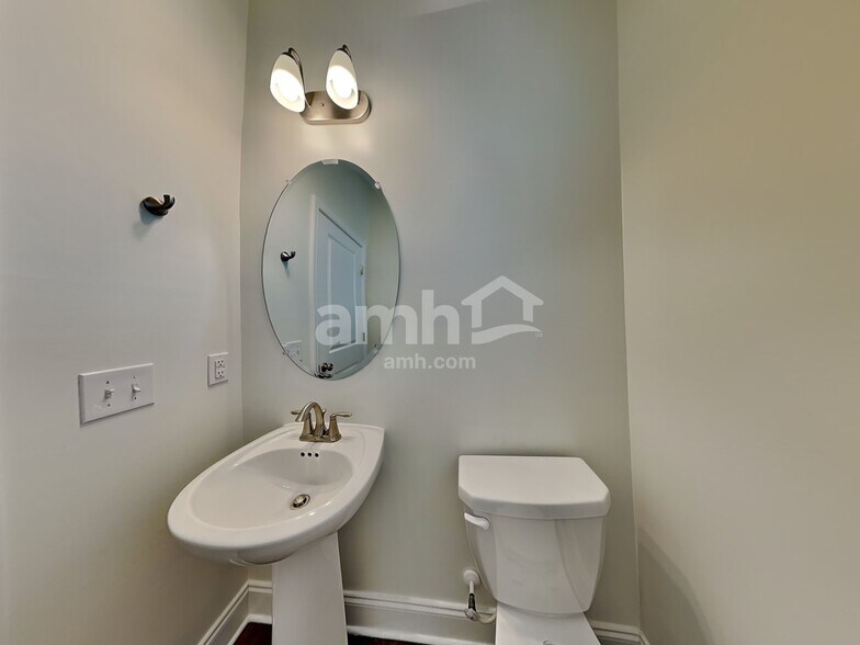 Building Photo - 5969 Hagar Vly Dr