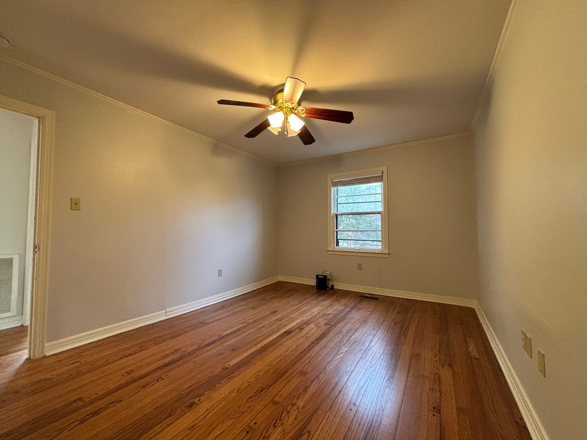 Building Photo - 2100 Durwood Rd