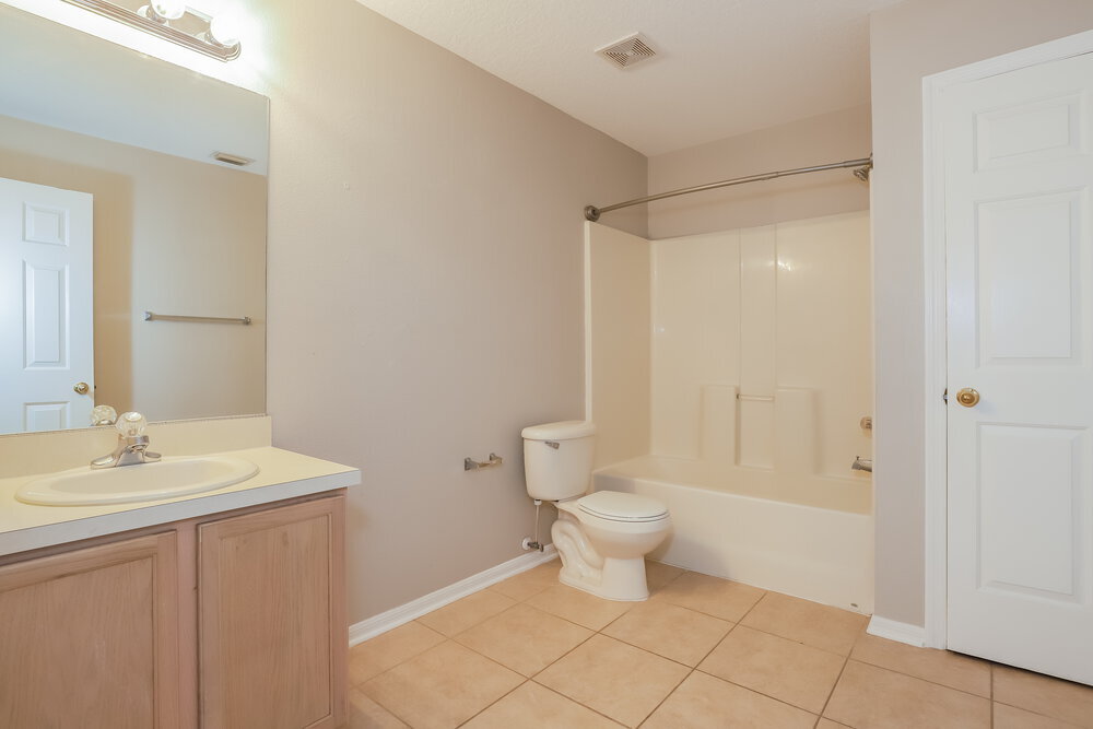 Building Photo - 26820 Stillbrook Dr