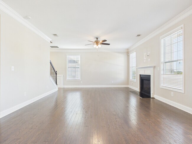 Building Photo - 8810 Douglas Palace Ct