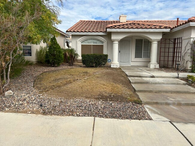 Primary Photo - Single story pool home