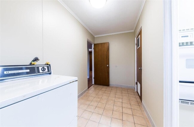 Building Photo - 18 Forsythia Ln