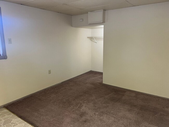 Building Photo - 211 Anne St