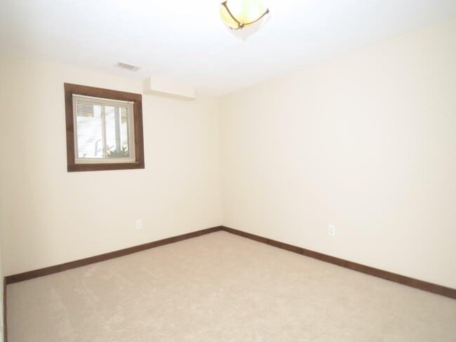 Building Photo - 1179 Justice Dr