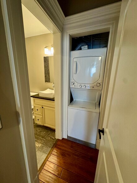 Building Photo - 92 S Main St