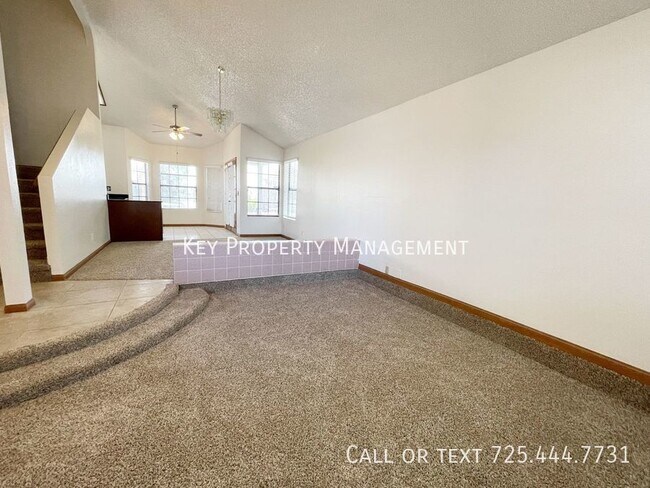 Building Photo - TWO STORY 4 BEDROOM WITH POOL NEAR SPRING ...