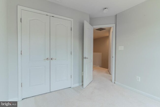 Building Photo - 21927 Windy Oaks Square