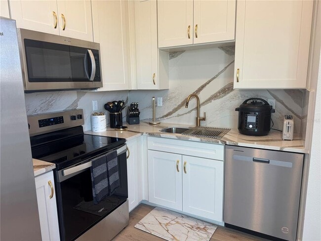 Building Photo - 798 TETBURY Lp