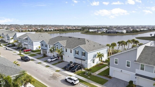 Building Photo - 4616 Longwood Lk Sq