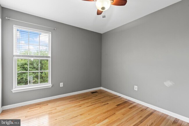 Building Photo - 9343 Morning Walk Dr