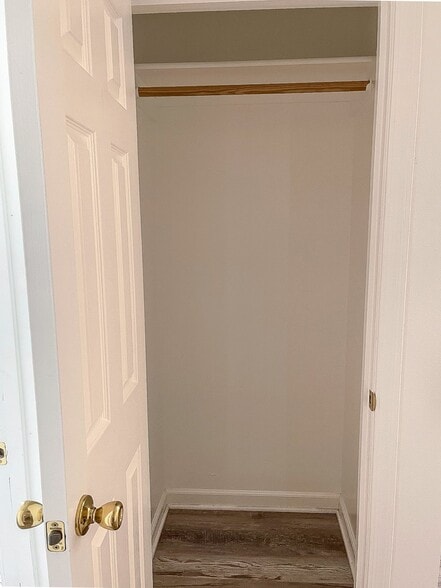 Building Photo - 14 E 400 S