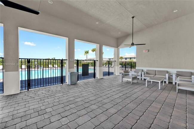 Building Photo - 496 NE 4th Terrace