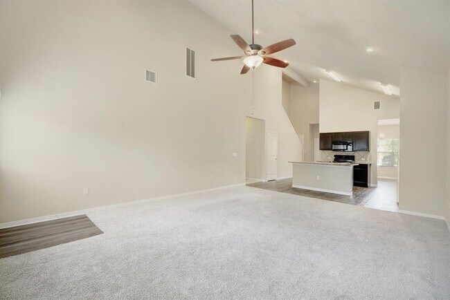 Building Photo - 421 Pentire Way