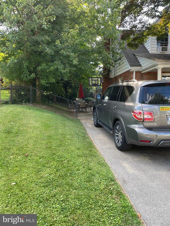 Primary Photo - 4411 Edgefield Rd