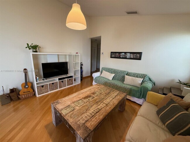 Building Photo - 944 Savannah Falls Dr