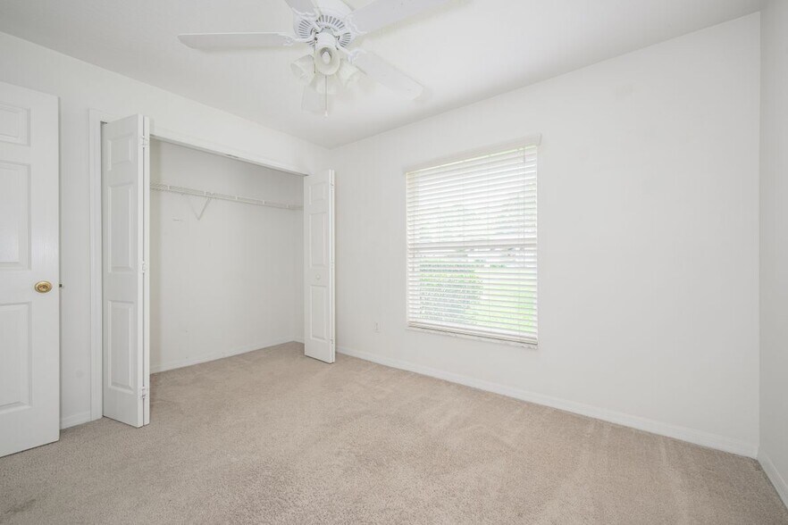 Building Photo - 1712 Arash Cir