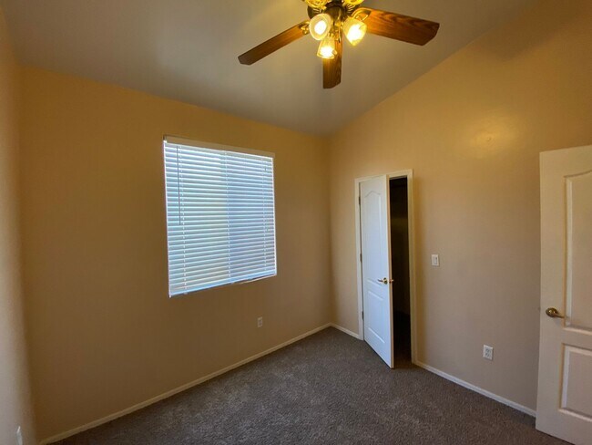 Building Photo - 7716 S Lions Spring Way