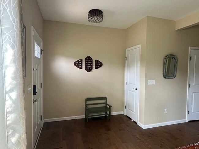 Building Photo - Beautiful 4-bedroom house in Baldwinsville