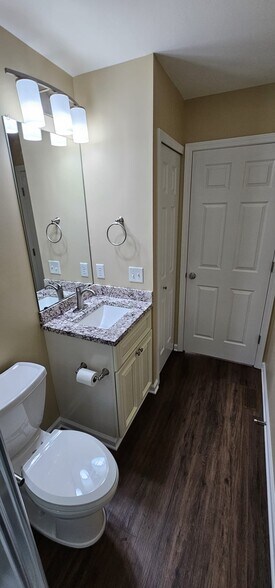 Building Photo - 5113 Minuteman Ln