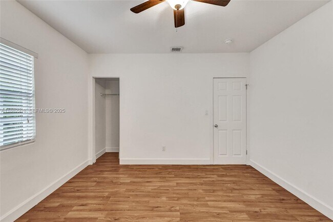 Building Photo - 4718 NW 15th Ave