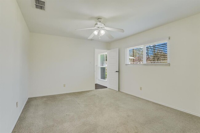 Building Photo - 5608 Honey Dew Terrace