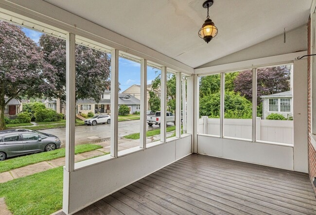 Building Photo - Charming Twin Home in Conshohocken - Pet F...