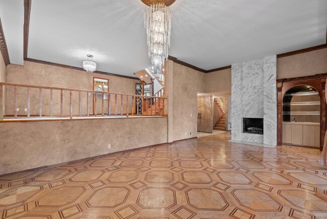Building Photo - 5282 Lindley Ave