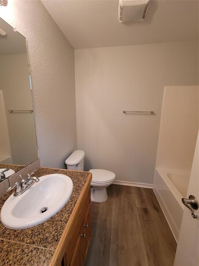 Building Photo - 3 BR/2BA | Single Family Home with large lot | 2-Car Garage | Large fenced backyard