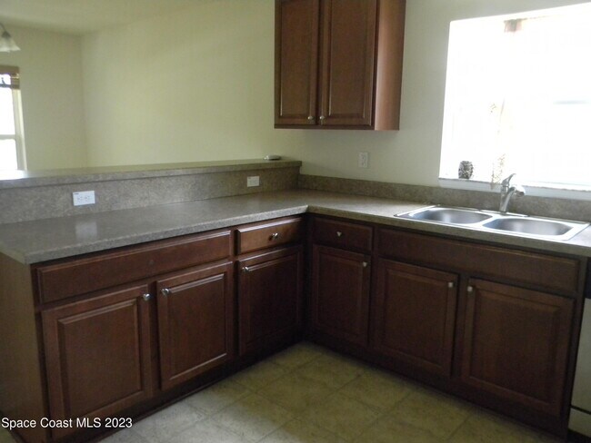 Building Photo - 1576 Alaqua Way