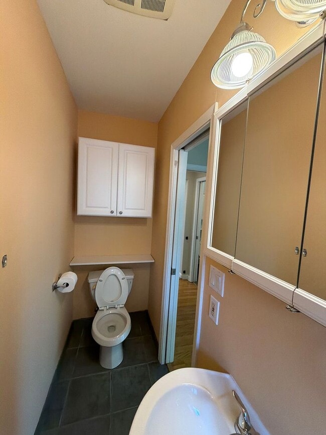 Building Photo - Charming 2 Bedroom, 2 Bathroom Home with ADU in Desirable Land Park Area