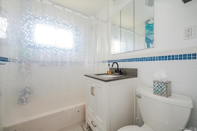 Building Photo - 614 Franklin Blvd