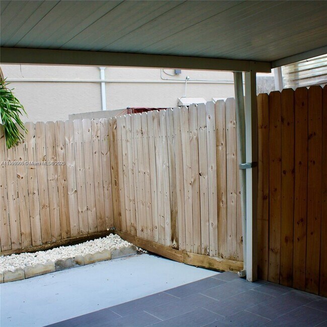 Building Photo - 2079 W 54th Terrace