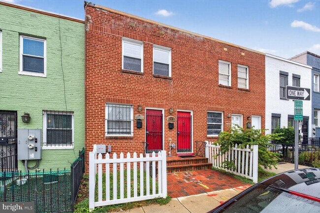 Primary Photo - 610 19th St NE