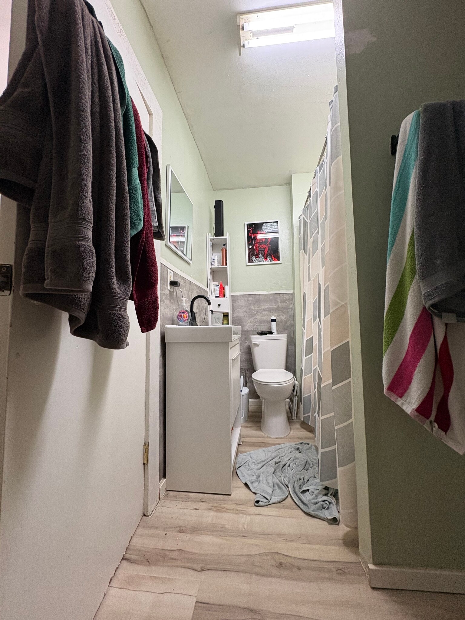 Bathroom - 1614 Prospect St