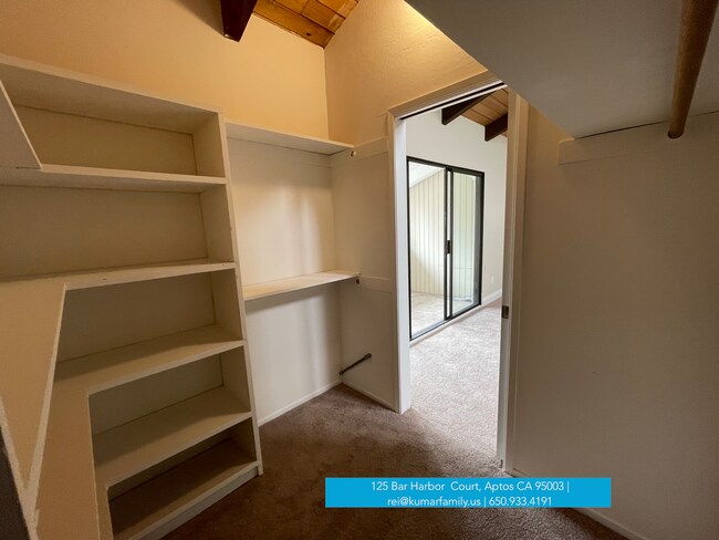 walk in closet - 125 Bar Harbor Ct