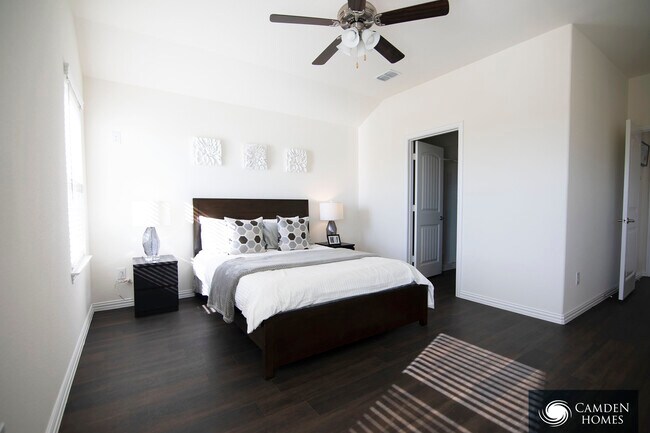 Building Photo - 2341 Brandon St