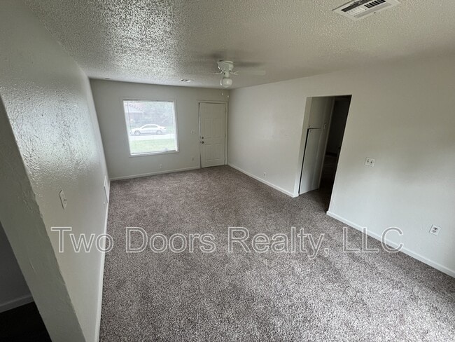 Building Photo - 4117 N Libby Ave