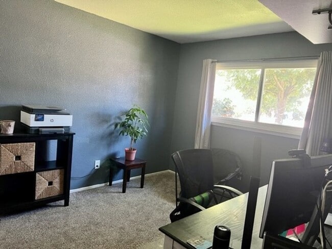 Building Photo - Available Now  4 Bedroom 2 bath home