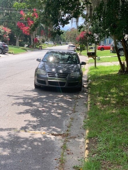 Street (Daveitta Dr.) - 10 Daveitta Dr
