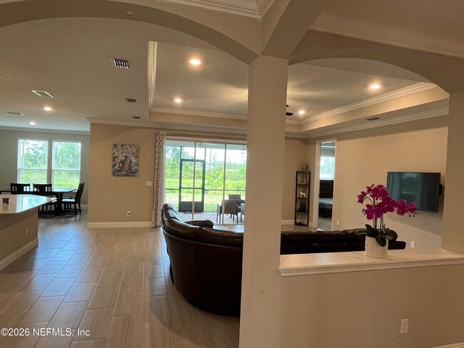 Building Photo - 211 Diamondback Ave