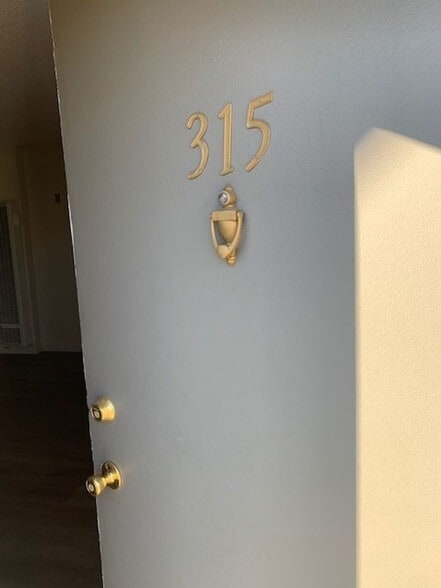 Interior Photo - Laurel Canyon Apartments