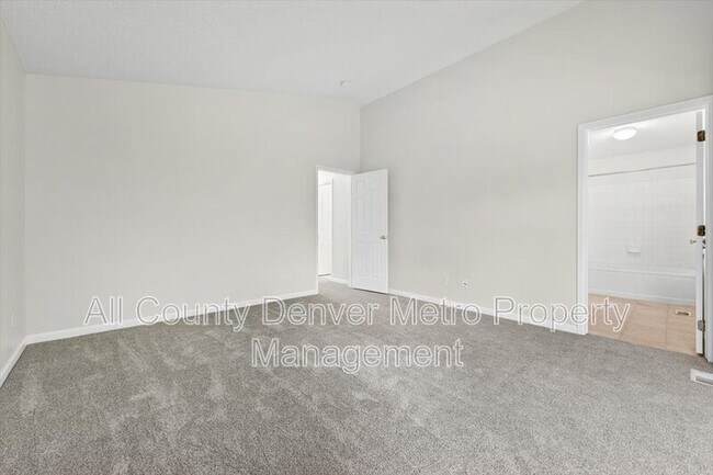 Building Photo - 5241 Helena St