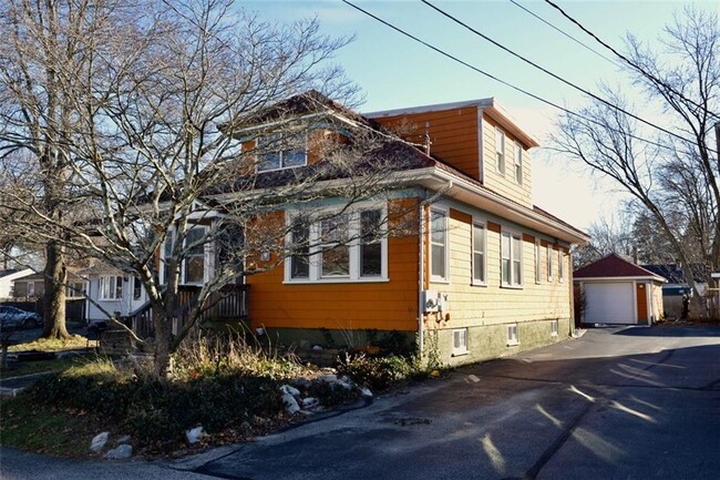 Building Photo - 72 Benedict Rd