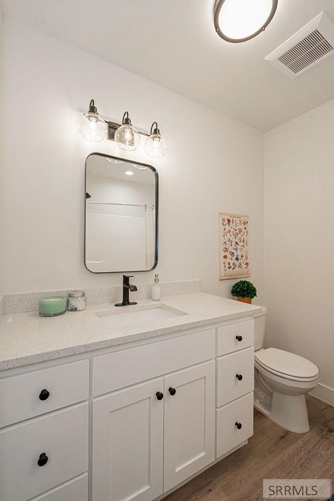 Building Photo - 676 E Court St