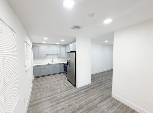 Building Photo - 1135 NW 127th St